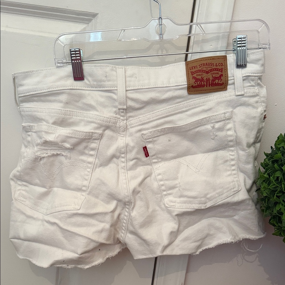 Women's Levi’s White high rise Denim Shorts